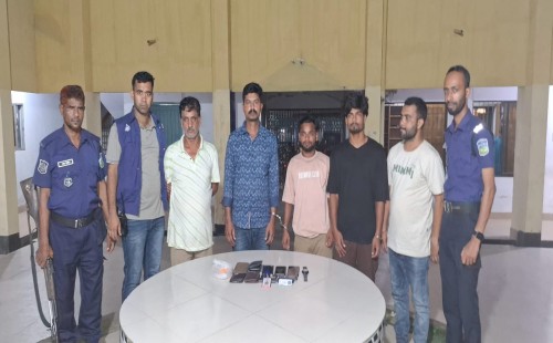 ডিবি ও ডিজিএফআই পরিচয়ে অপহরণ, মুক্তিপণ আদায়ের চেষ্টায় ৫ জন গ্রেফতার 
